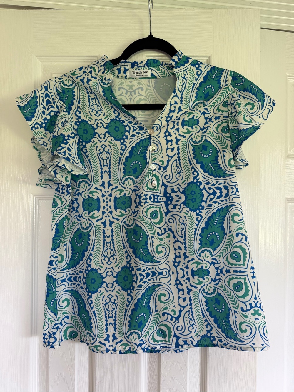 Boutique Women's Blue & Green Paisley Short-Sleeve Blouse